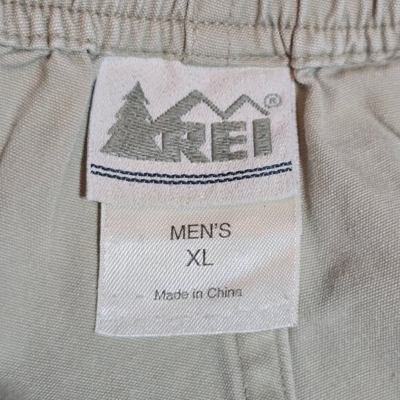 REI Utility Cargo Shorts
Outdoors Deep Endless Pockets Cream
Camping Mens XL - Picture 8 of 8